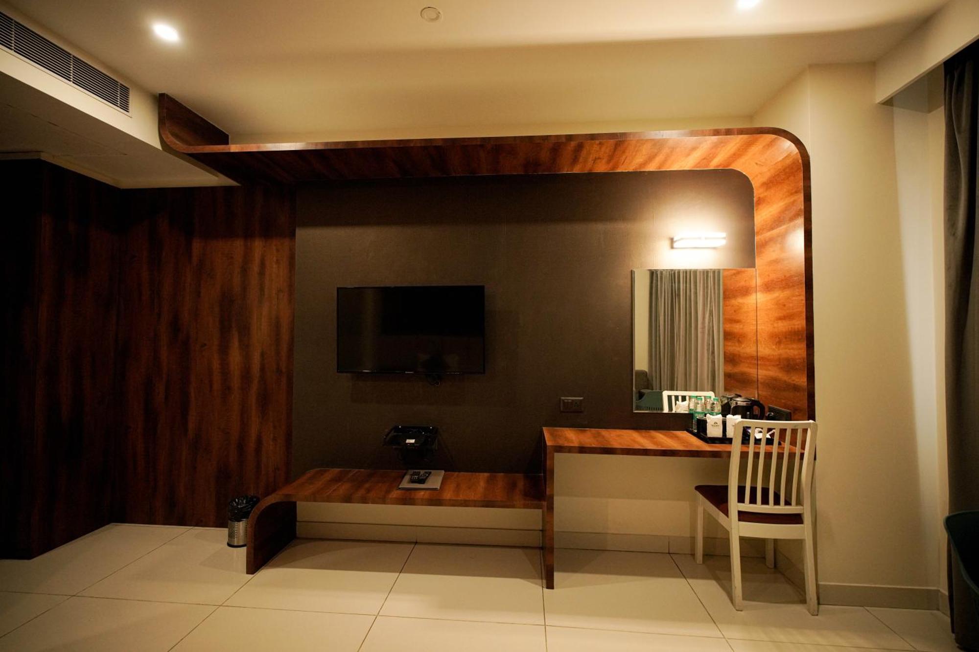 Cliff Embassy Banquet And Suites Shimoga Ngoại thất bức ảnh