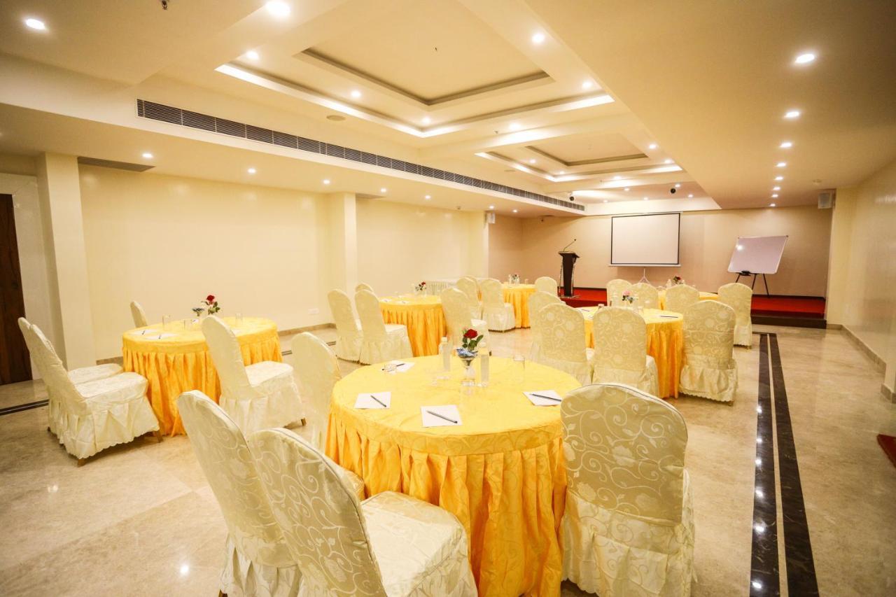 Cliff Embassy Banquet And Suites Shimoga Ngoại thất bức ảnh