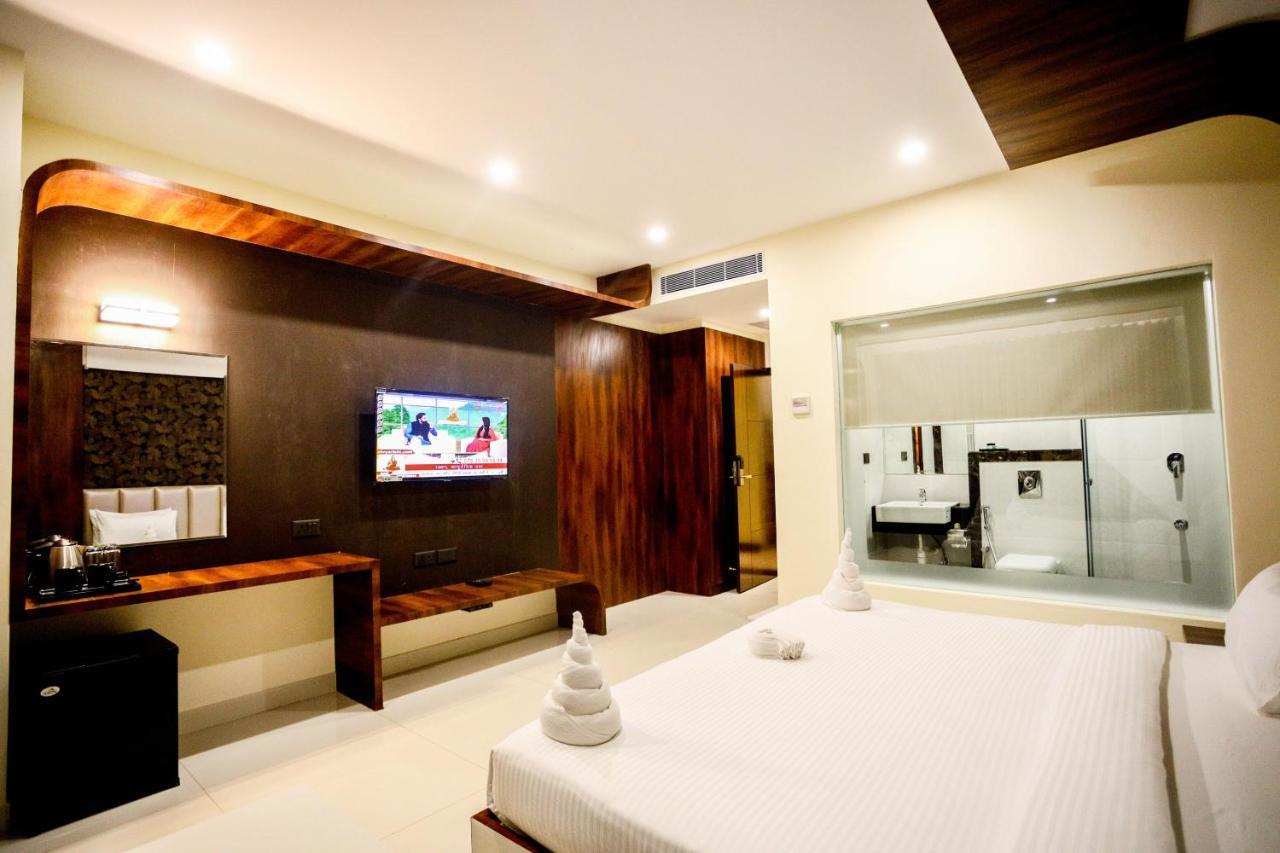 Cliff Embassy Banquet And Suites Shimoga Ngoại thất bức ảnh