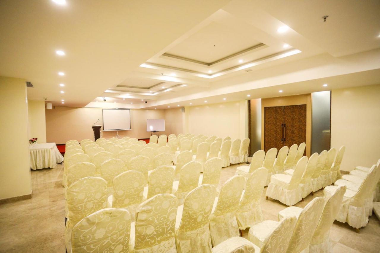 Cliff Embassy Banquet And Suites Shimoga Ngoại thất bức ảnh