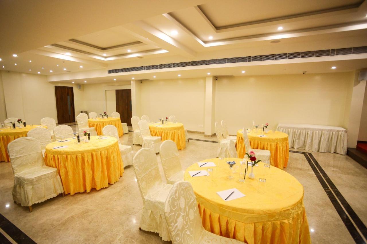 Cliff Embassy Banquet And Suites Shimoga Ngoại thất bức ảnh