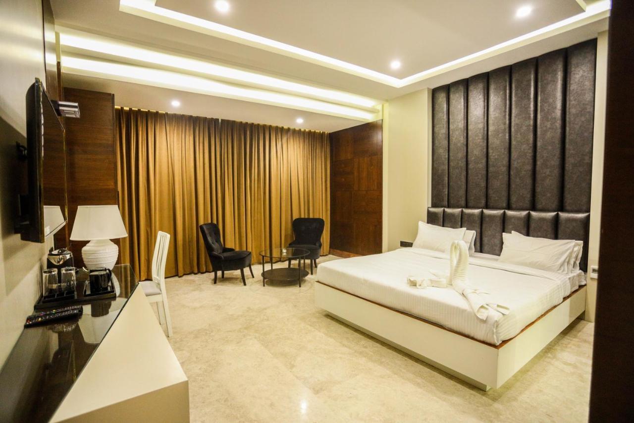 Cliff Embassy Banquet And Suites Shimoga Ngoại thất bức ảnh